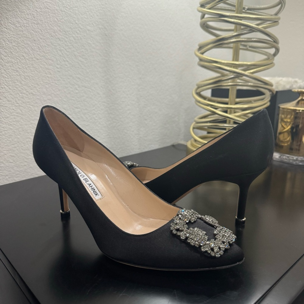 Manolo Blahnik Hangisi 70 Crystal Buckle Black 37.5
